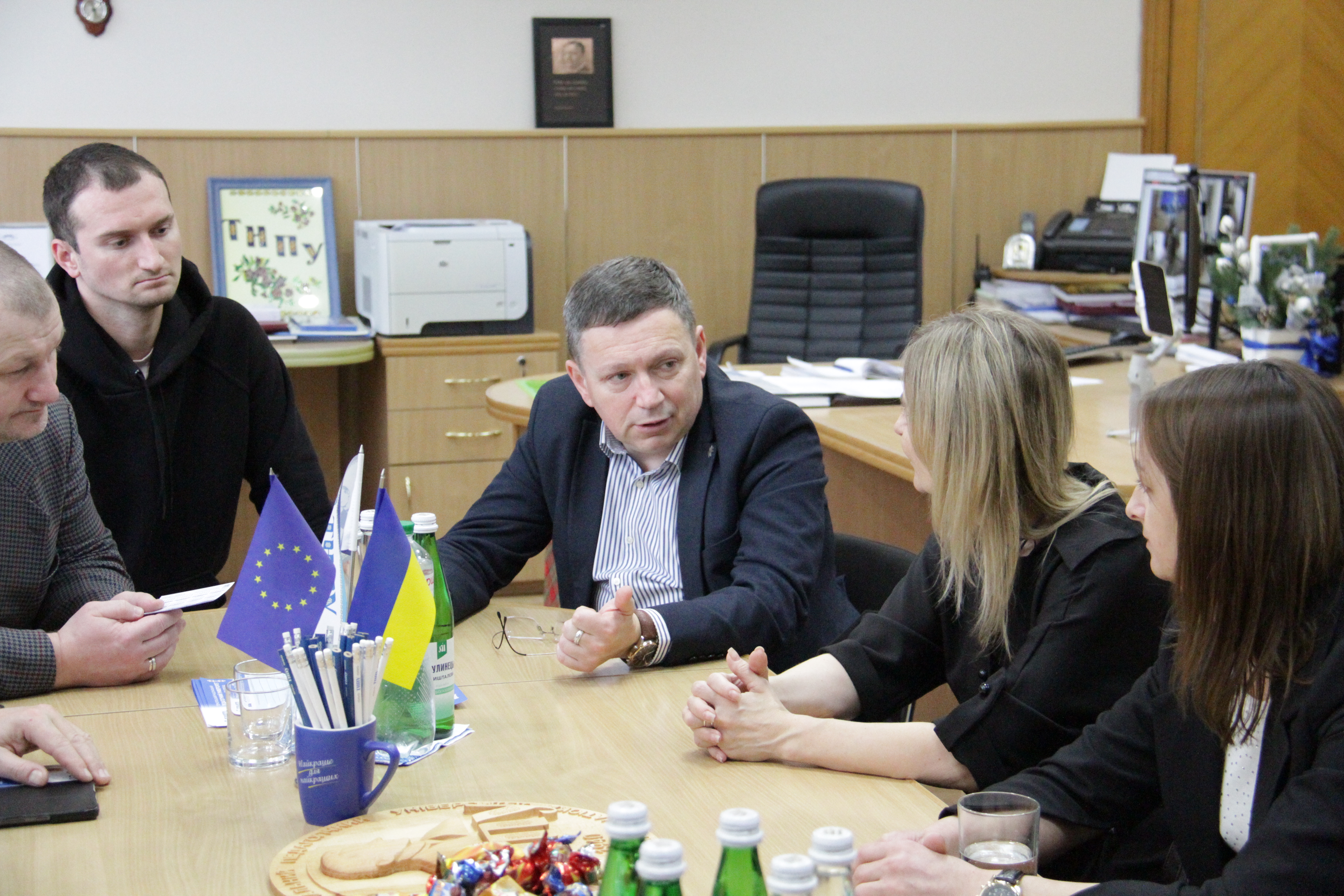 Zustrich z delehatsiieiu z Akademii rekreatsiinykh tekhnolohii i prava (hovoryt rektor TNPU, profesor Bohdan Buiak)